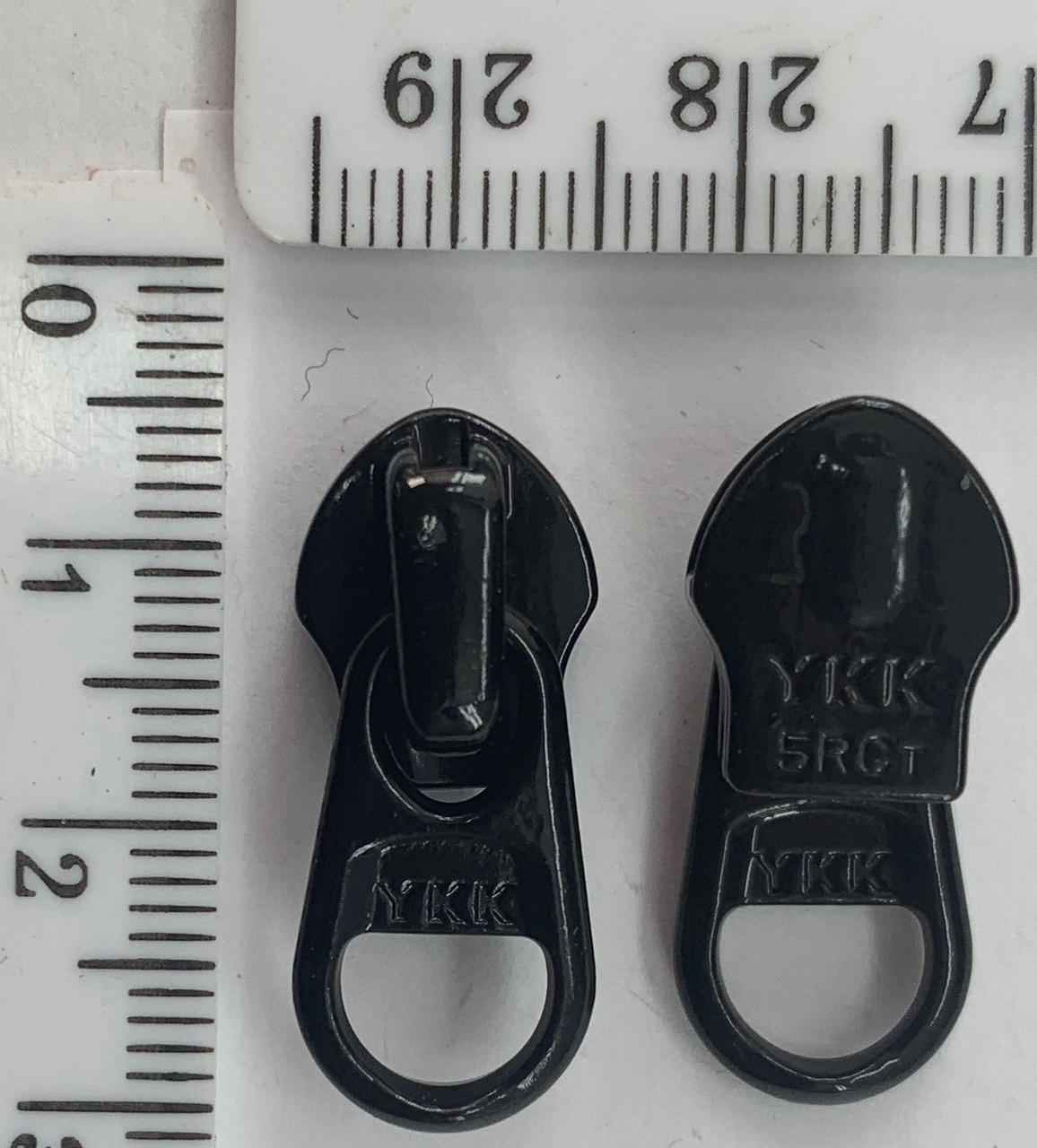 Бігунок реверсний бігунок для спіральної YKK тип 5 № 05 RC чoрний