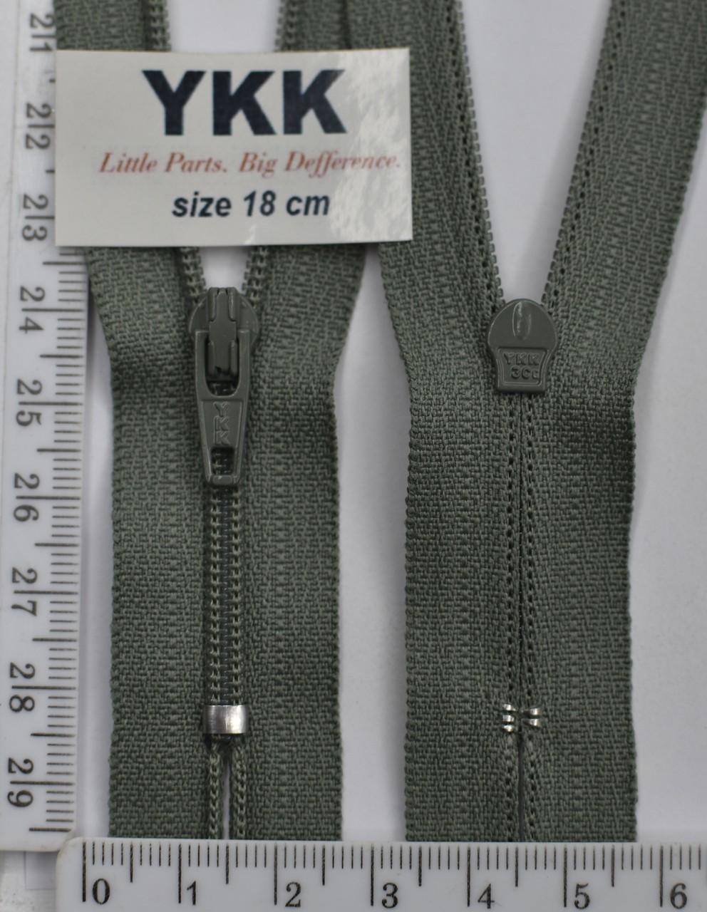 Блискавка спідничні - брючна №3 YKK Японія 18см ( 562 )
