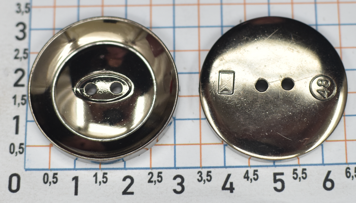 Гудзик на 2отв ф 30мм чорне срібло