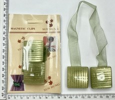 Магніт 3.5 х 3.5 см для штор на органзовій стрічці мятна