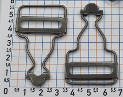 Карабін комбінезон метал під тасьму шир 2,5 см чорне срібло