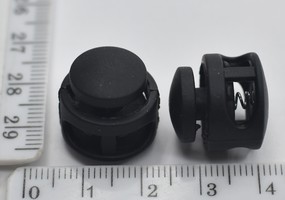 Наконечник пласм на 2 шнури Ф 3- 5мм чорний