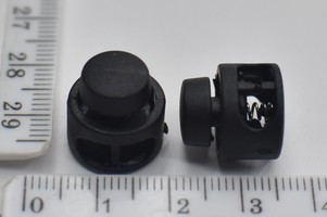 Наконечник пласм на 2 шнури Ф 1- 3мм чорний