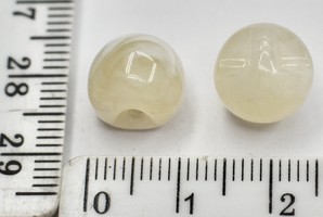 Гудзик блузочний ф 12мм молочний