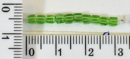Бусина квадрат 3 * 3 мм зелень