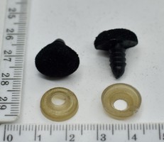 Нос бархат трехугол на игрушку №2 розмір 8х15мм чорний