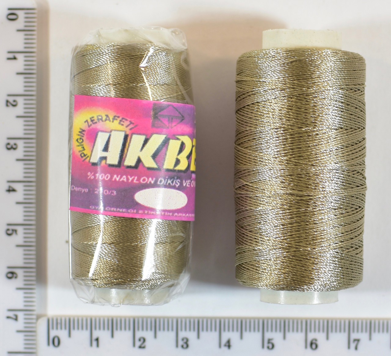 Нитка поліестер нейлон (шкіра, взуття) 210/3 №5410 бежевий