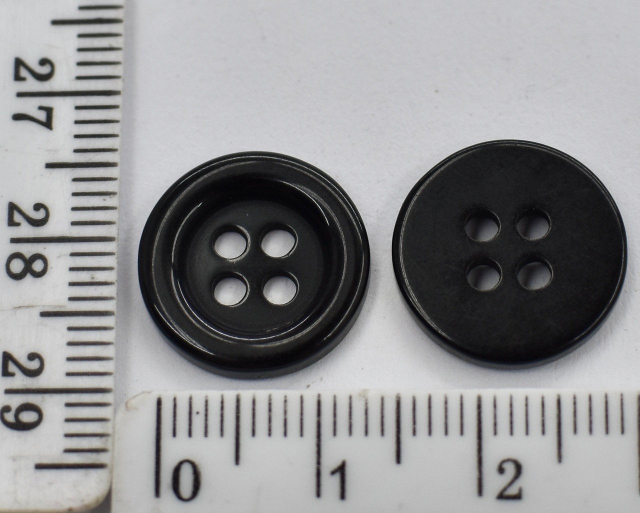 Гудзик на 4отв комплект 15мм 24L чорна